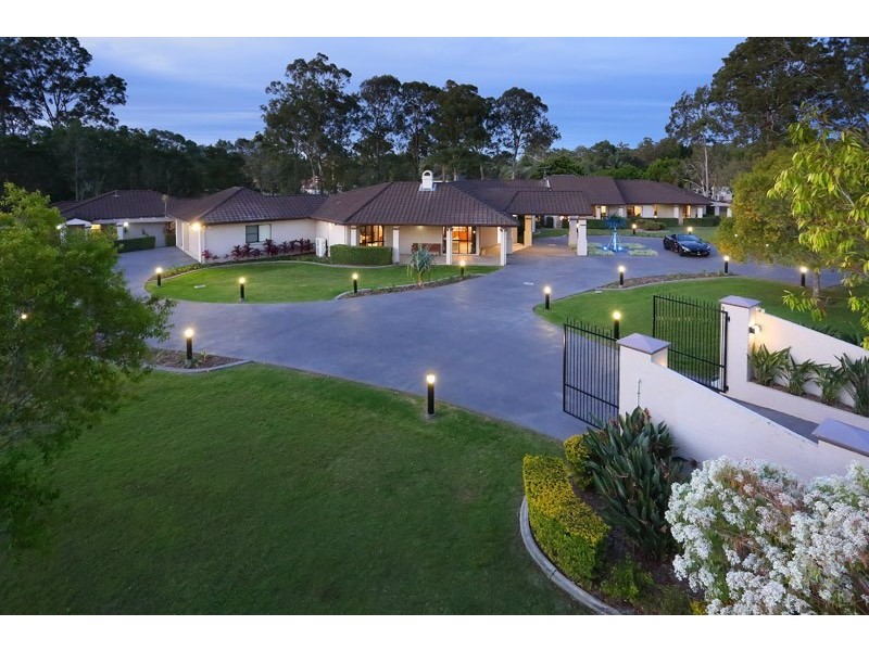 125 Camelot Place, Bridgeman Downs QLD 4035