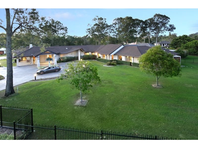 125 Camelot Place, Bridgeman Downs QLD 4035