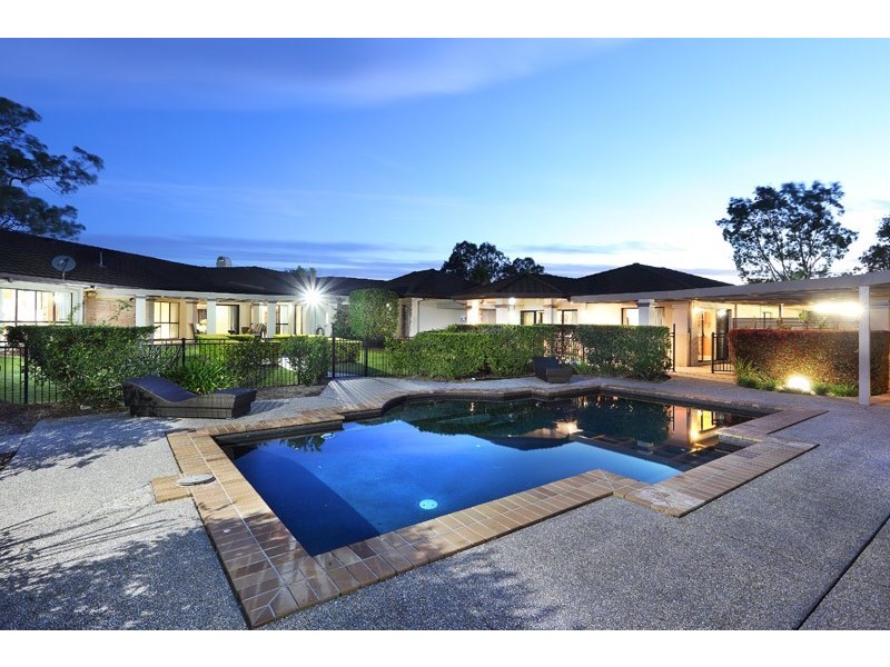 125 Camelot Place, Bridgeman Downs QLD 4035
