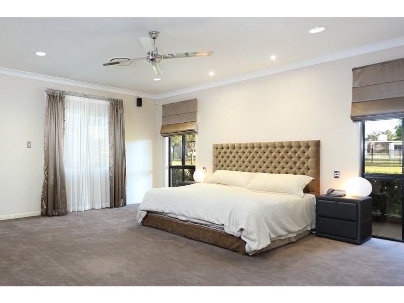 125 Camelot Place, Bridgeman Downs QLD 4035