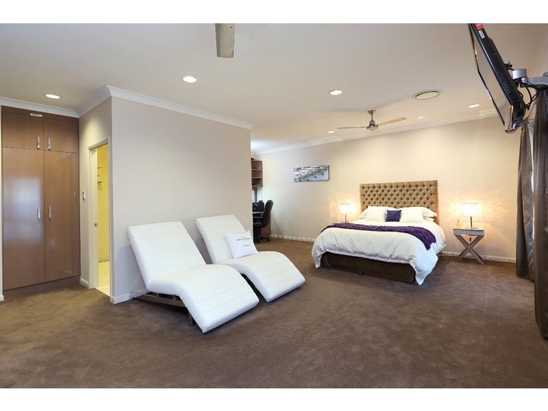 125 Camelot Place, Bridgeman Downs QLD 4035
