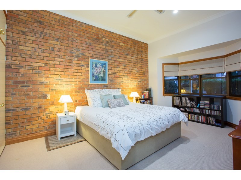 20 Neville Road, Bridgeman Downs QLD 4035