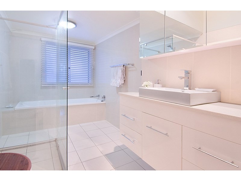 9 Greene Street, Newmarket QLD 4051