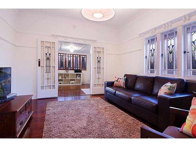 9 Greene Street, Newmarket QLD 4051