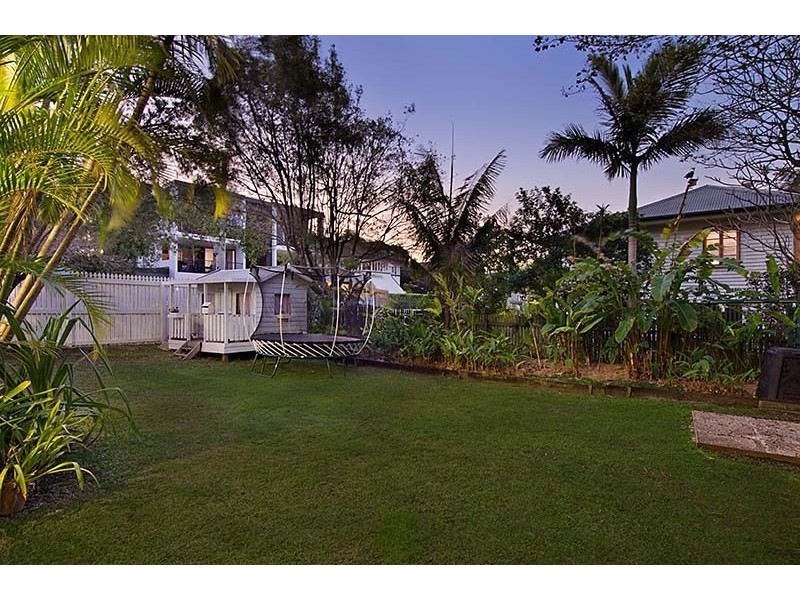 9 Greene Street, Newmarket QLD 4051