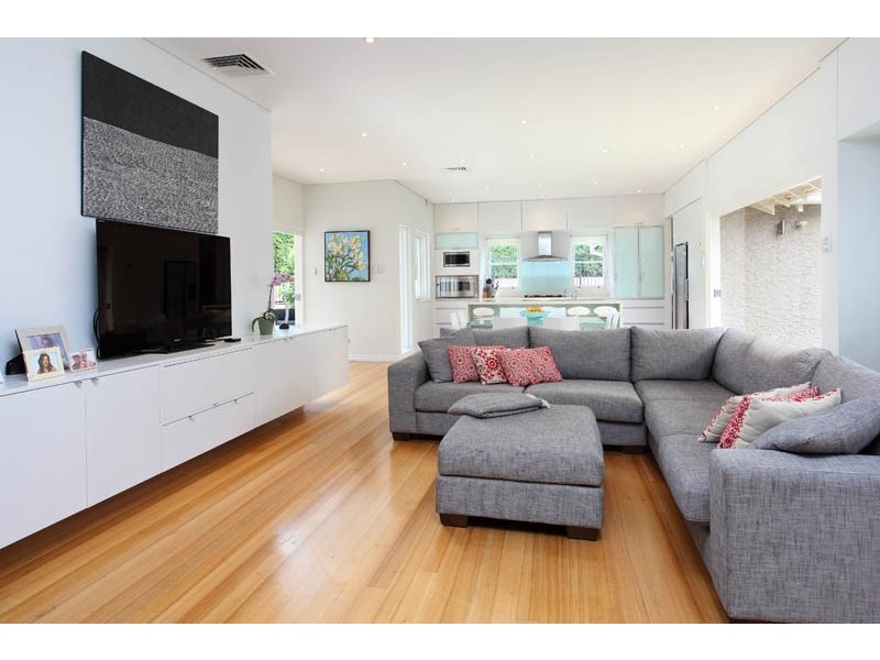 9 Killara Avenue, Hamilton QLD 4007