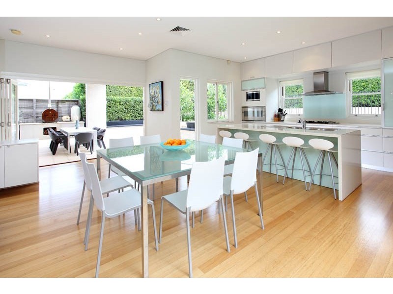 9 Killara Avenue, Hamilton QLD 4007