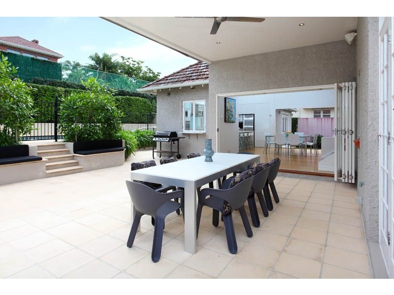 9 Killara Avenue, Hamilton QLD 4007