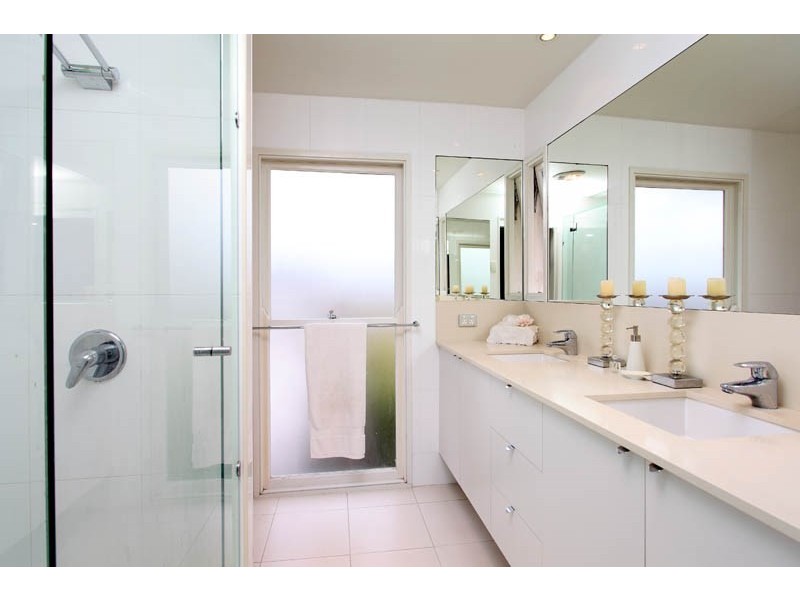 9 Killara Avenue, Hamilton QLD 4007