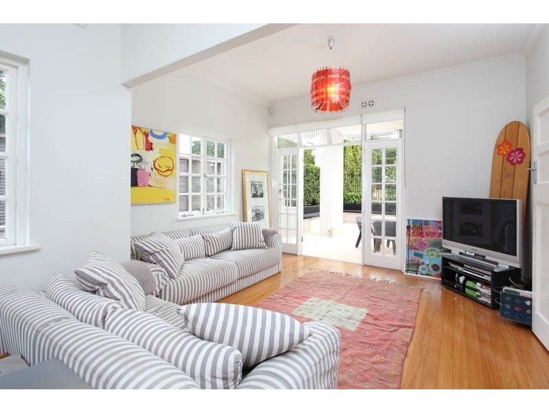 9 Killara Avenue, Hamilton QLD 4007