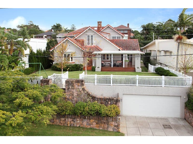 9 Killara Avenue, Hamilton QLD 4007