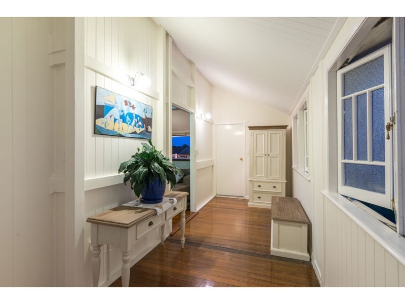 11 Bess Street, Windsor QLD 4030