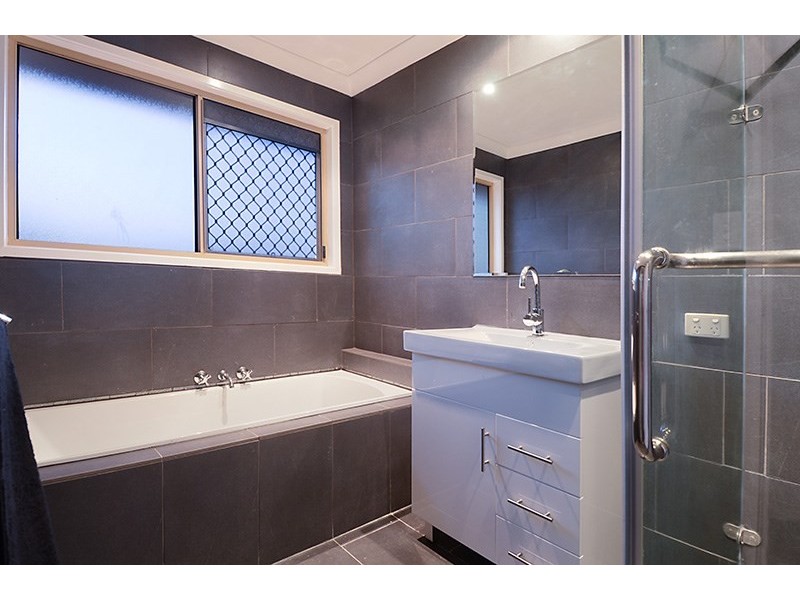 4 Colonial Court, Boondall QLD 4034