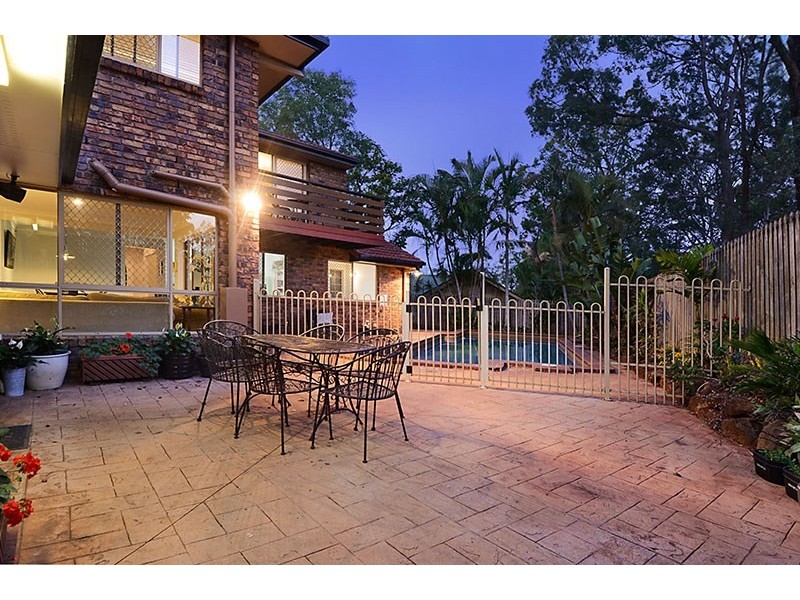 4 Colonial Court, Boondall QLD 4034