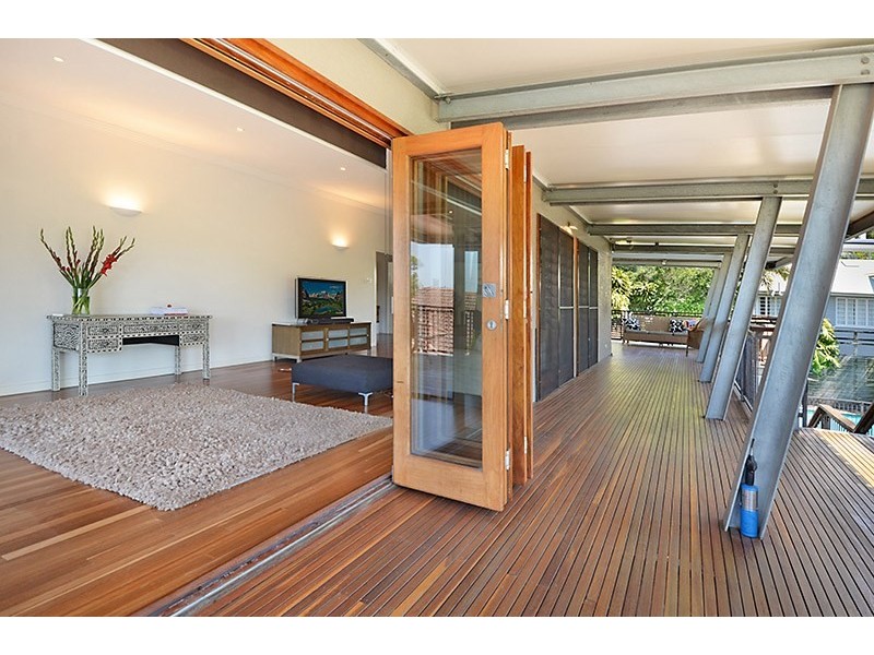 97 Hillside Crescent, Hamilton QLD 4007