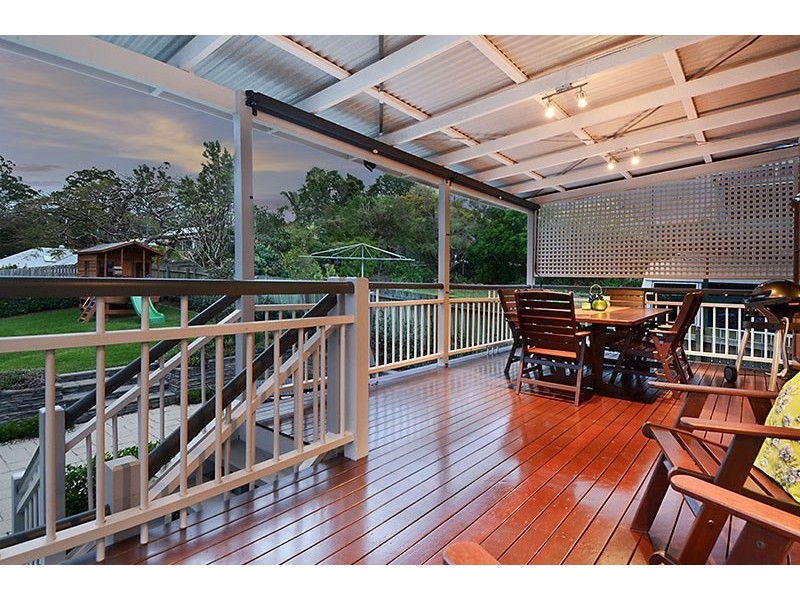 18 Robe Street, Newmarket QLD 4051