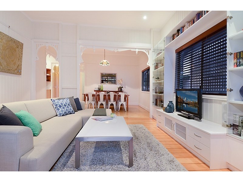 18 Robe Street, Newmarket QLD 4051