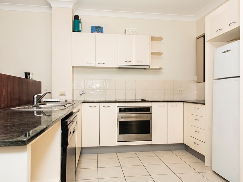 4/102 Racecourse Road, Hamilton QLD 4007