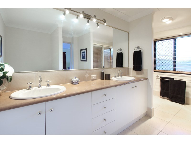 19 Marara Court, Albany Creek QLD 4035