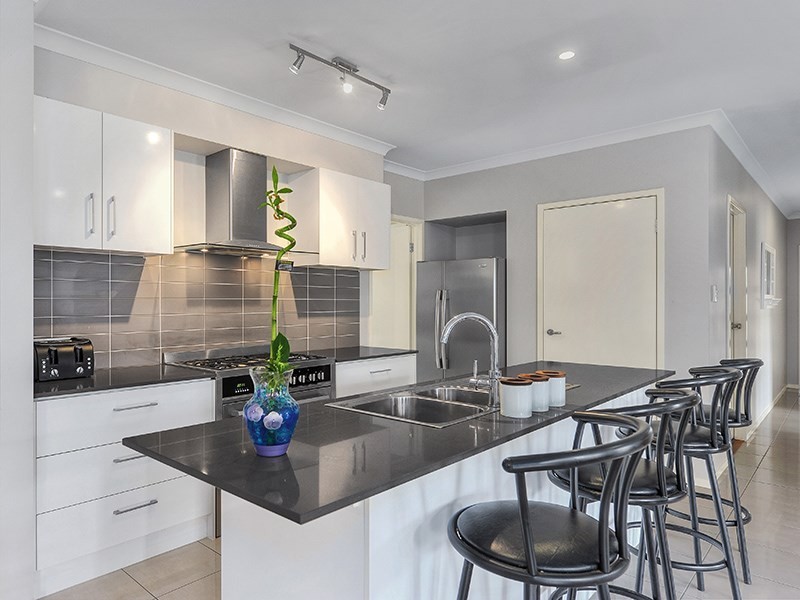 2 Booyong Place, Bridgeman Downs QLD 4035