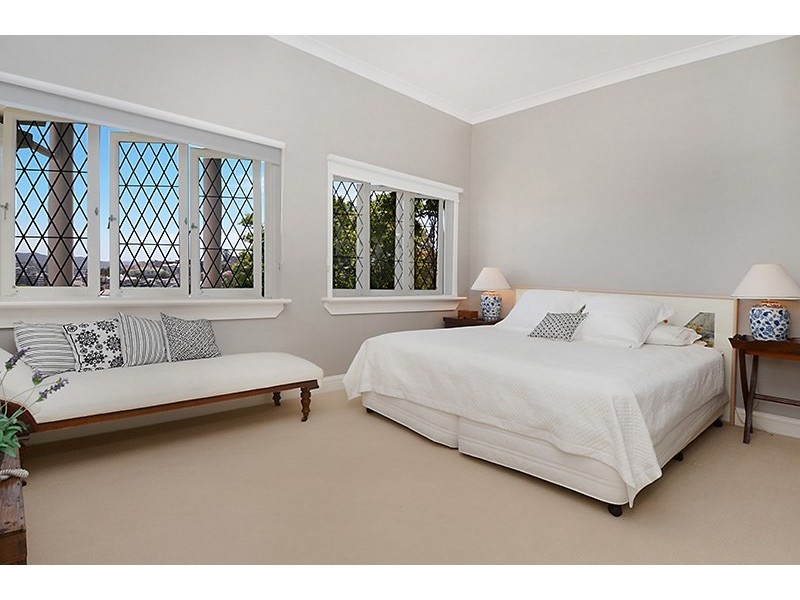 20 Eldernell Terrace, Hamilton QLD 4007