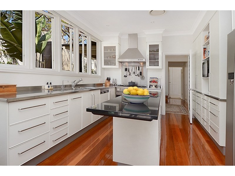 20 Eldernell Terrace, Hamilton QLD 4007