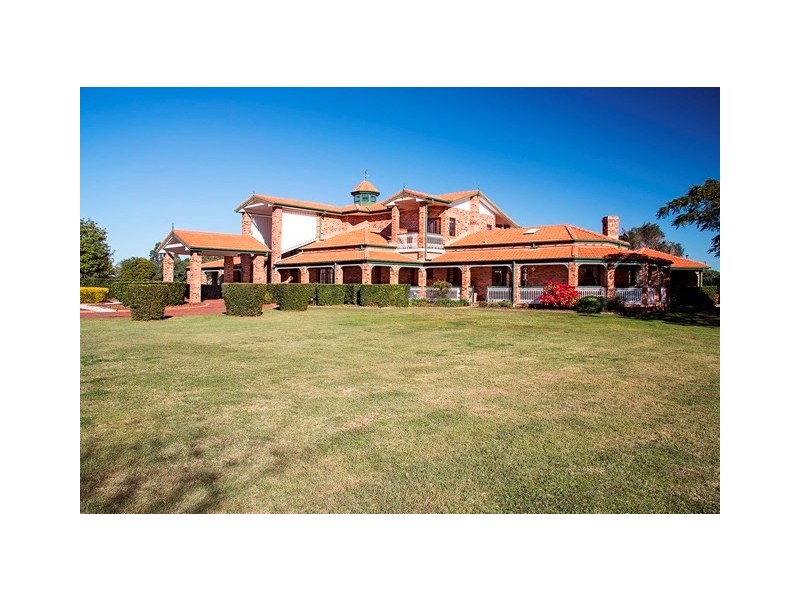 16 Neville Road, Bridgeman Downs QLD 4035