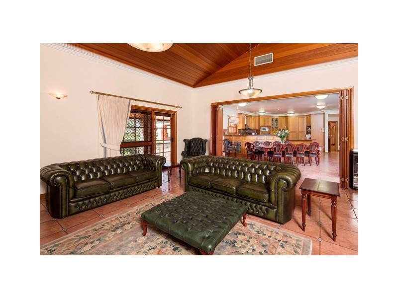 16 Neville Road, Bridgeman Downs QLD 4035