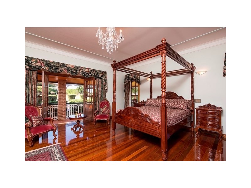 16 Neville Road, Bridgeman Downs QLD 4035