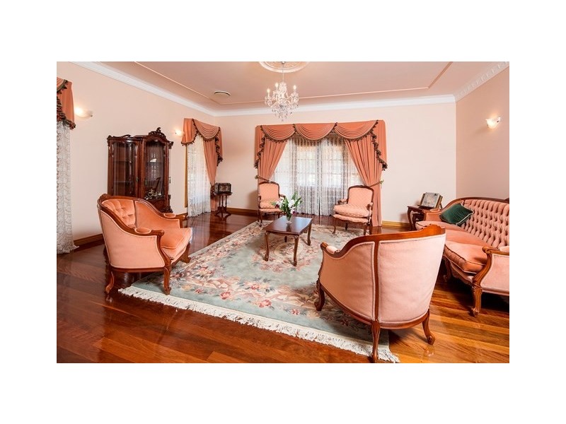 16 Neville Road, Bridgeman Downs QLD 4035