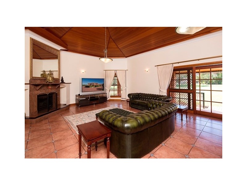 16 Neville Road, Bridgeman Downs QLD 4035