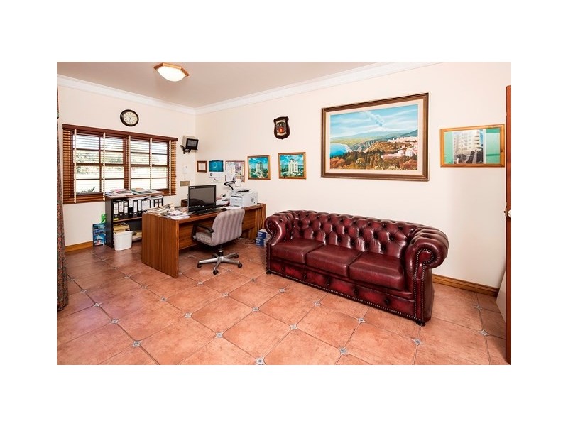 16 Neville Road, Bridgeman Downs QLD 4035