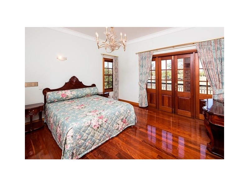 16 Neville Road, Bridgeman Downs QLD 4035