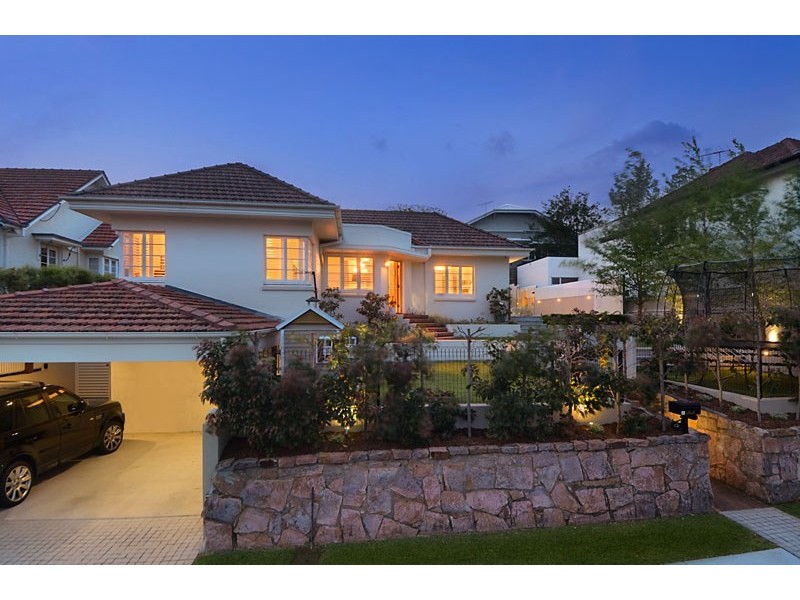 42 Sparkes Avenue, Hamilton QLD 4007