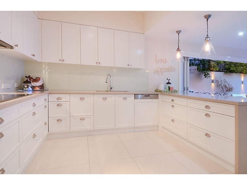 42 Sparkes Avenue, Hamilton QLD 4007