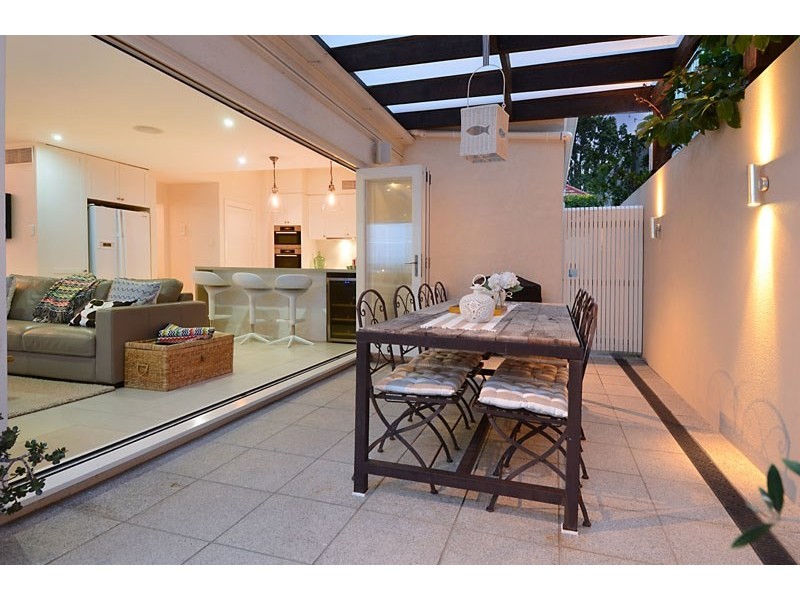 42 Sparkes Avenue, Hamilton QLD 4007