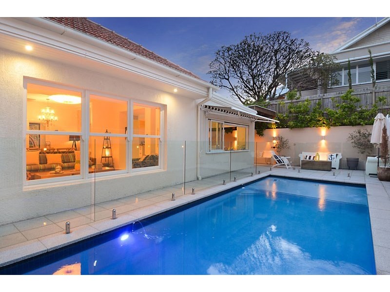 42 Sparkes Avenue, Hamilton QLD 4007