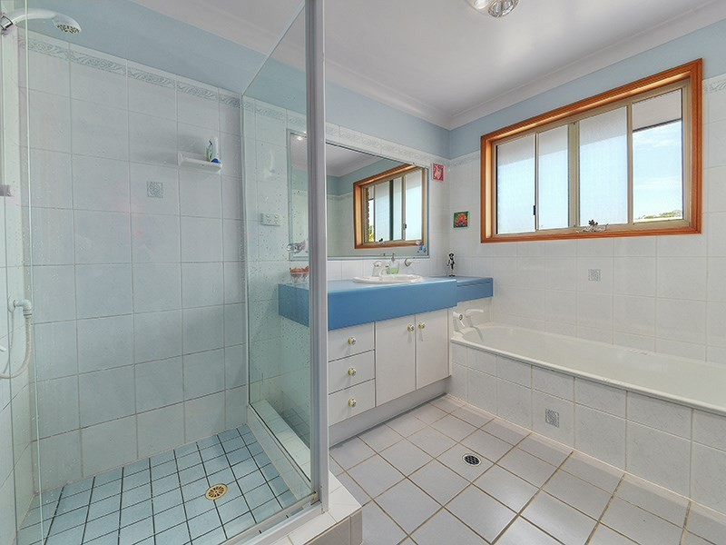 6 Sommerville Place, Chermside West QLD 4032