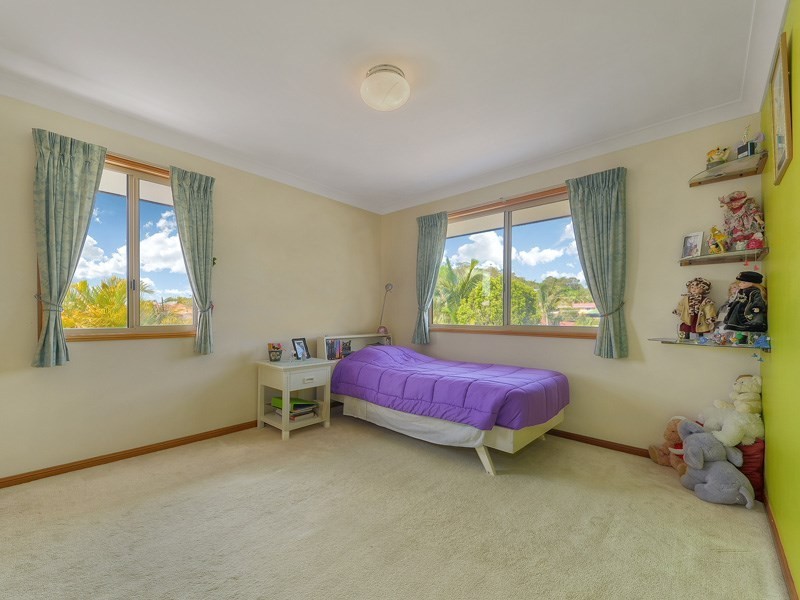6 Sommerville Place, Chermside West QLD 4032