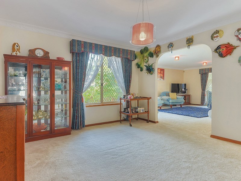 6 Sommerville Place, Chermside West QLD 4032