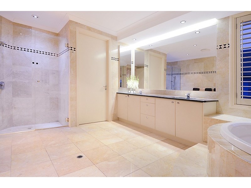 8 Palm Avenue, Ascot QLD 4007