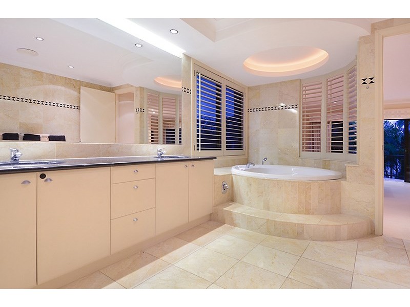 8 Palm Avenue, Ascot QLD 4007