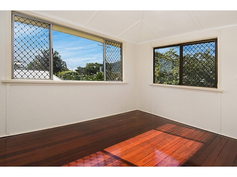 242 Nudgee Road, Hendra QLD 4011