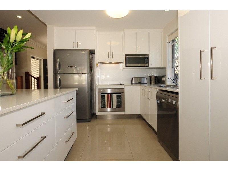 2/17 Almond Street, Northgate QLD 4013