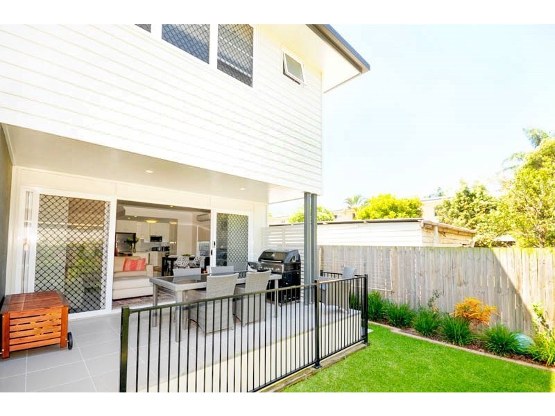 2/17 Almond Street, Northgate QLD 4013