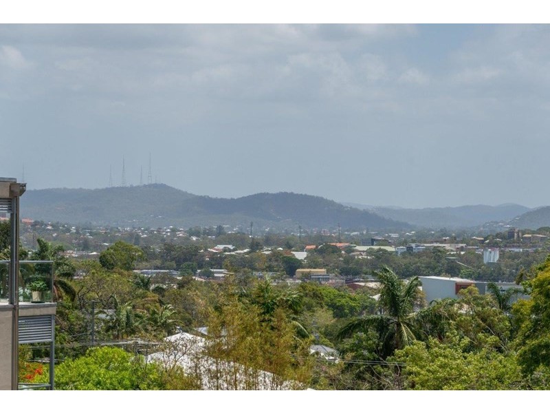 20 Mikado Street, Hamilton QLD 4007