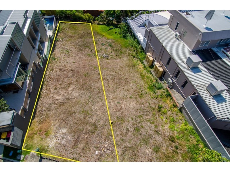 20 Mikado Street, Hamilton QLD 4007