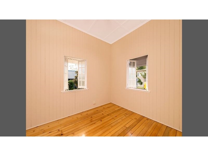 18 Windsor Street, Hamilton QLD 4007