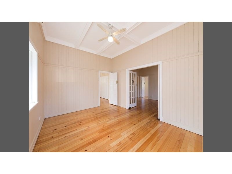 18 Windsor Street, Hamilton QLD 4007