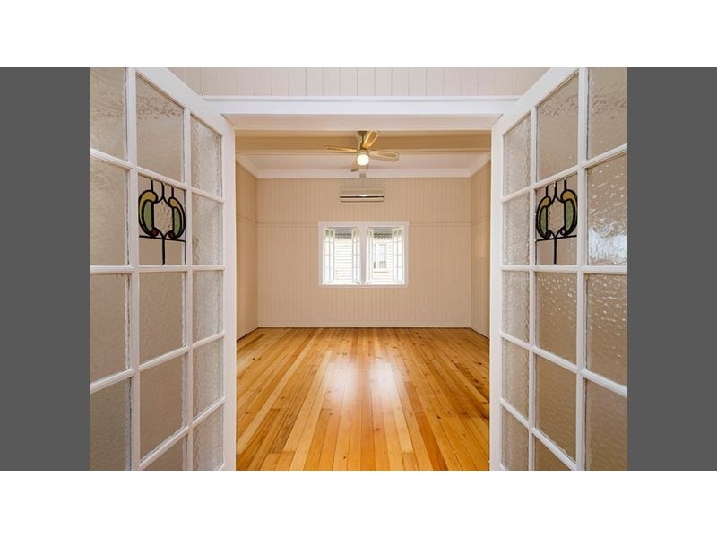 18 Windsor Street, Hamilton QLD 4007